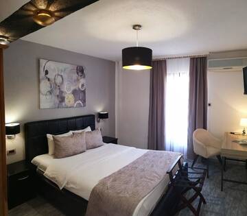 Двухместный номер Делюкс с 1 кроватью и балконом в Отеле Hotel Ideal